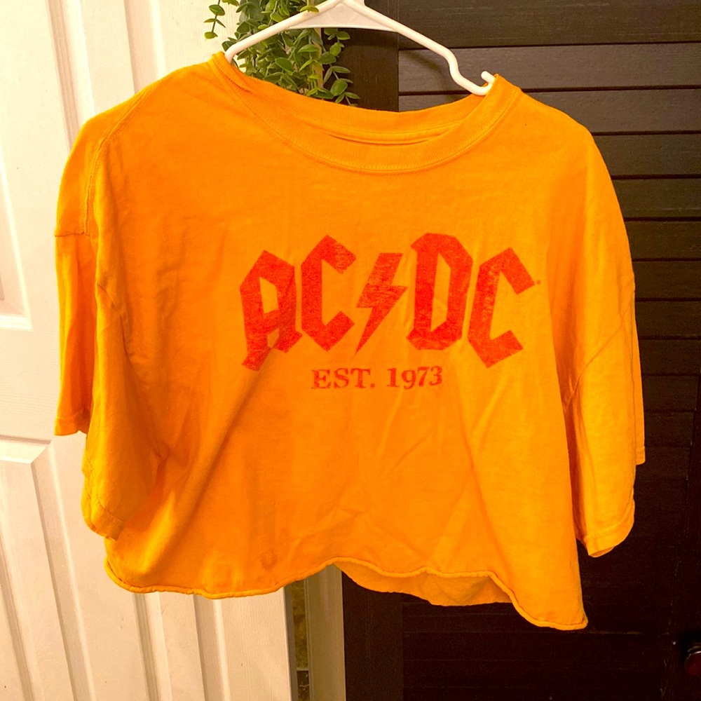Cropped AC/DC Shirt